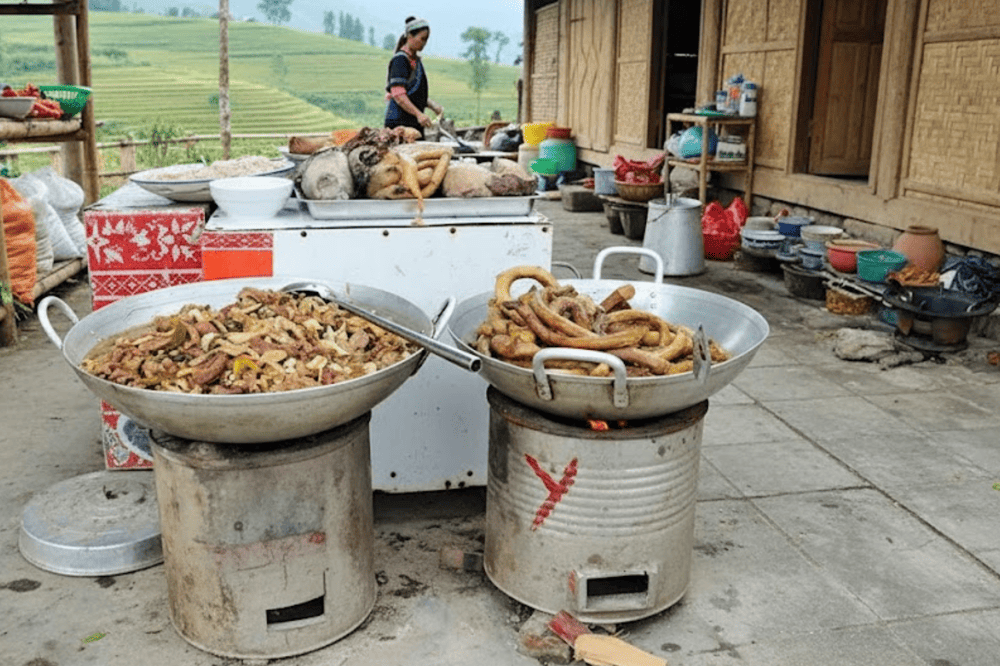 Traditional Northwest Vietnamese cuisine served in an authentic ethnic homestay in Muong Hoa Valley, featuring local specialties and organic ingredients
